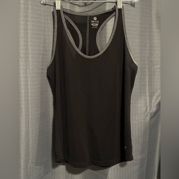 Old Navy Semi-Fitted Active Workout Tank Top - Picture 1 of 5